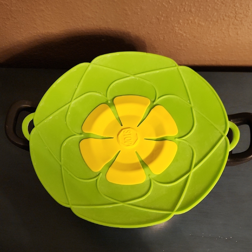 Kochblume 10in Silicone Spill Stopper Lid - Green and Yellow
